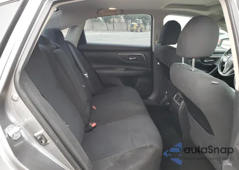 2015 Nissan Altima 2.5 z USA, uszkodzony, nr VIN 1N4AL3AP1FC576203